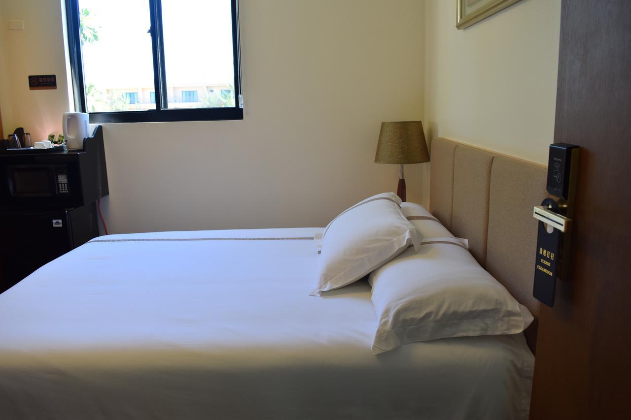 Saipan Beach Hotel ภายนอก รูปภาพ