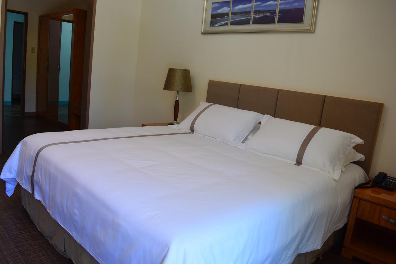Saipan Beach Hotel ภายนอก รูปภาพ